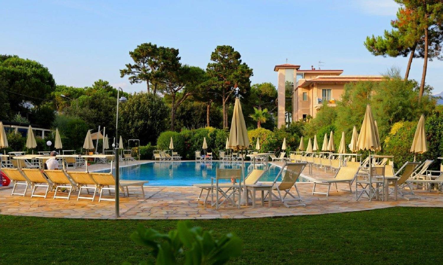 Hotel Villa Elsa 마리나디마사 외부 사진