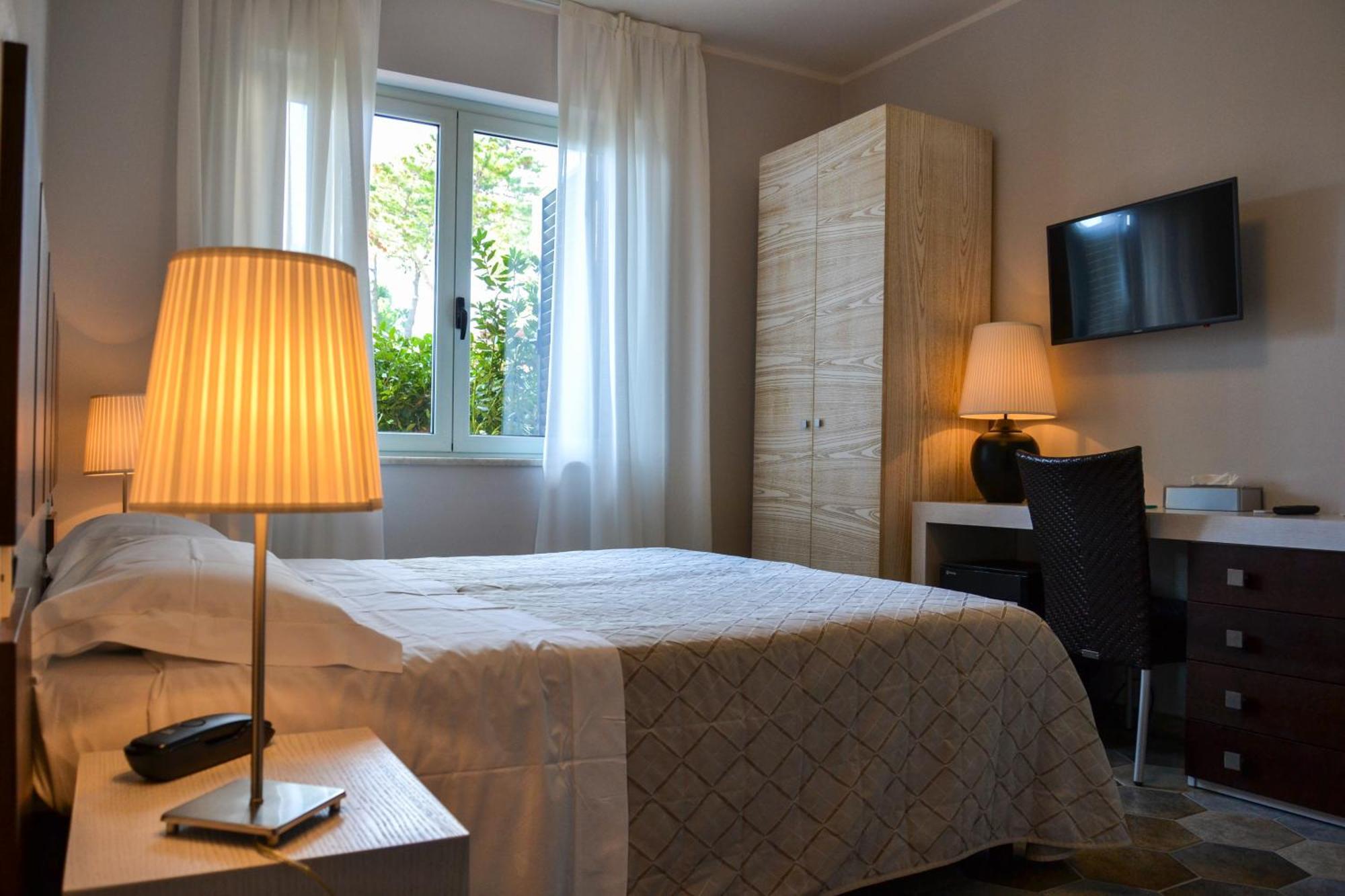 Hotel Villa Elsa 마리나디마사 외부 사진